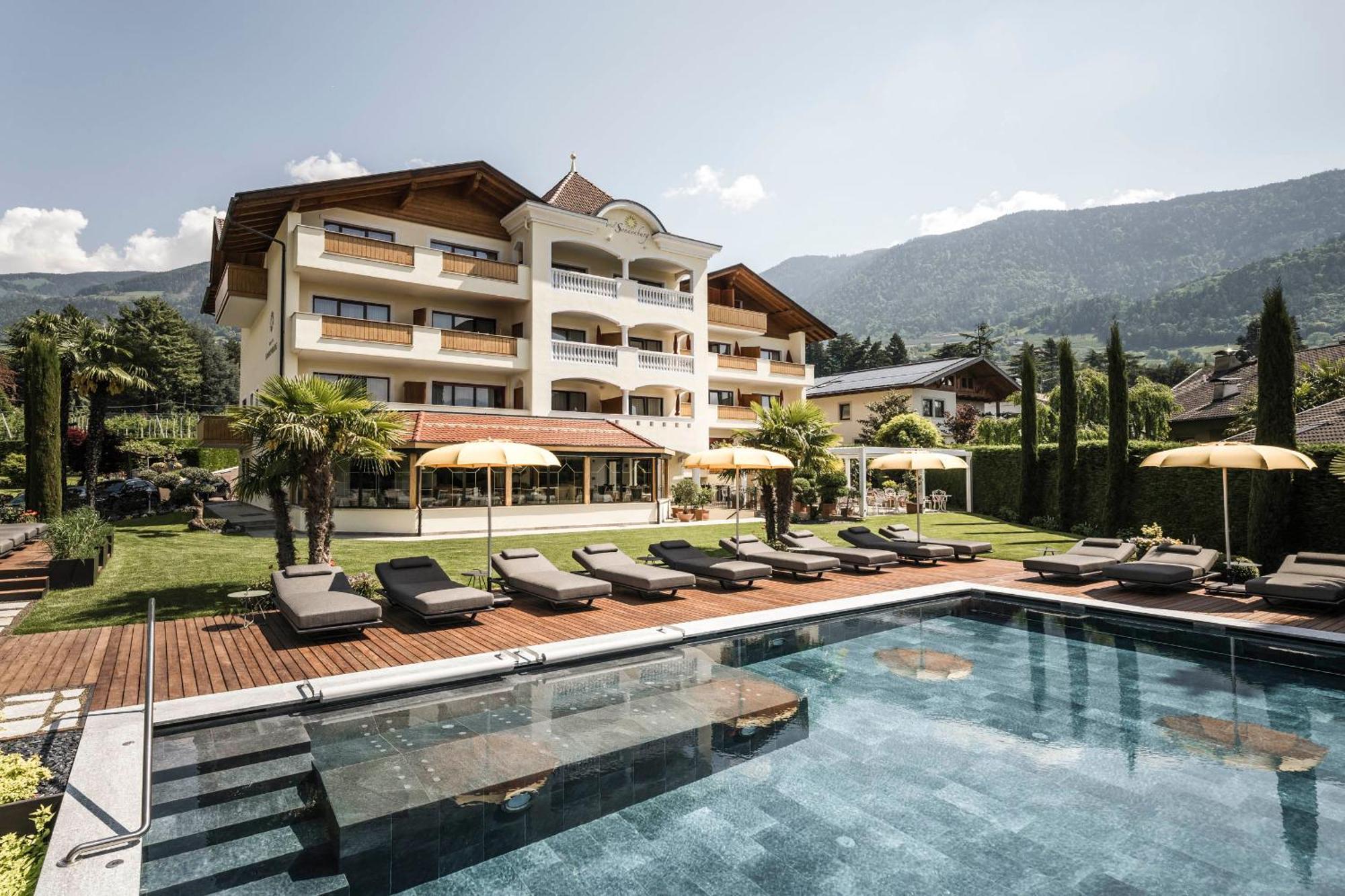 Hotel Sonnenburg Merano Esterno foto