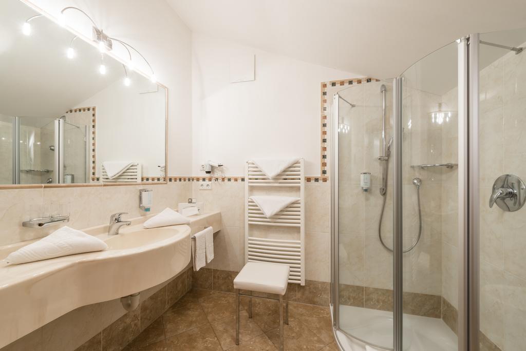 Hotel Sonnenburg Merano Esterno foto