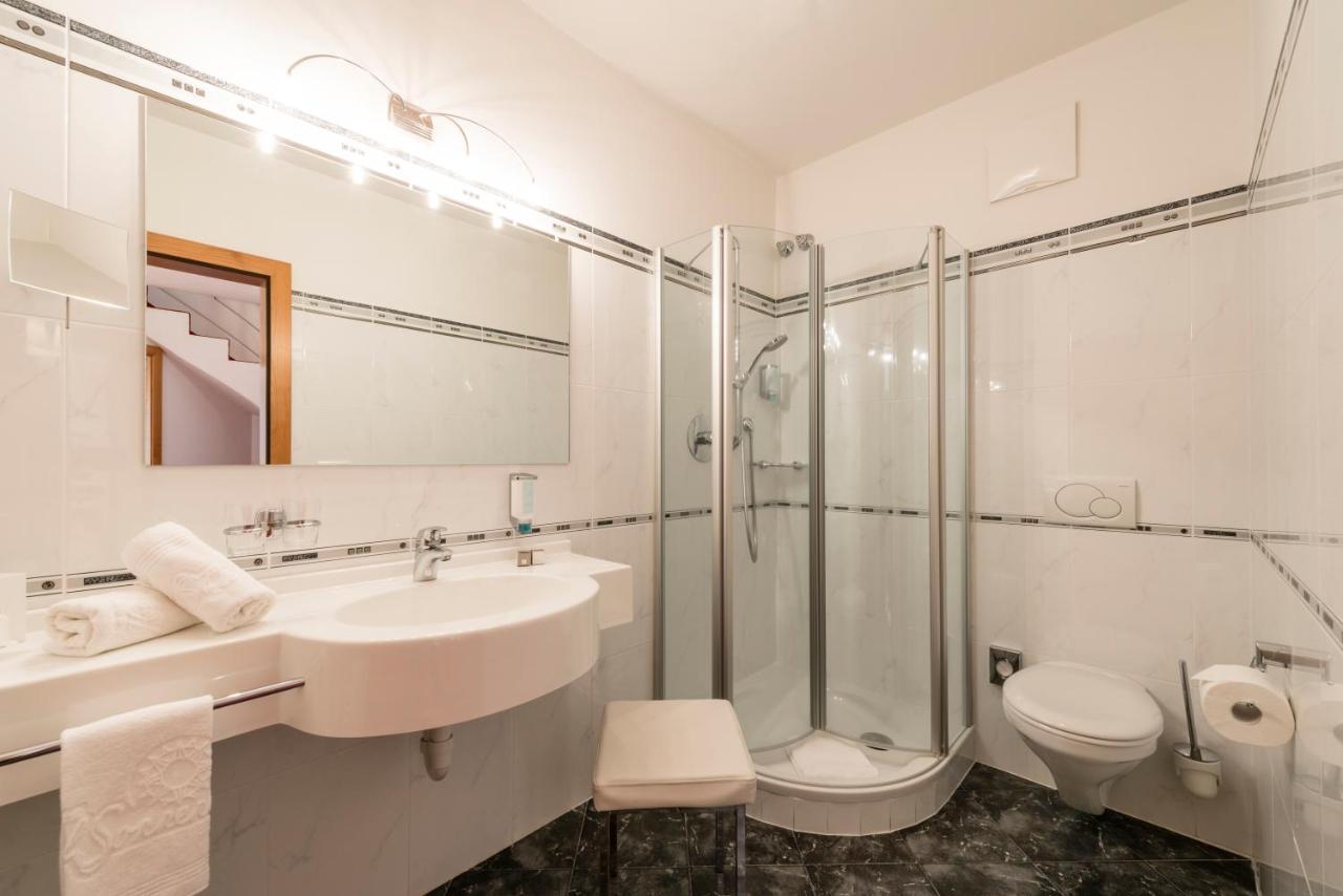 Hotel Sonnenburg Merano Esterno foto